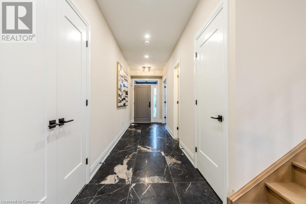 7 Bartlett Avenue, Grimsby, Ontario  L3M 5N7 - Photo 3 - 40683928