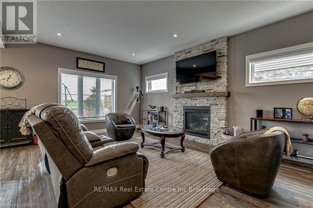 587 Hawthorne Place, Woodstock, Ontario  N4T 0B8 - Photo 5 - X10875886