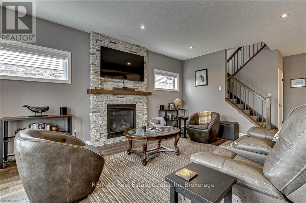 587 Hawthorne Place, Woodstock, Ontario  N4T 0B8 - Photo 6 - X10875886