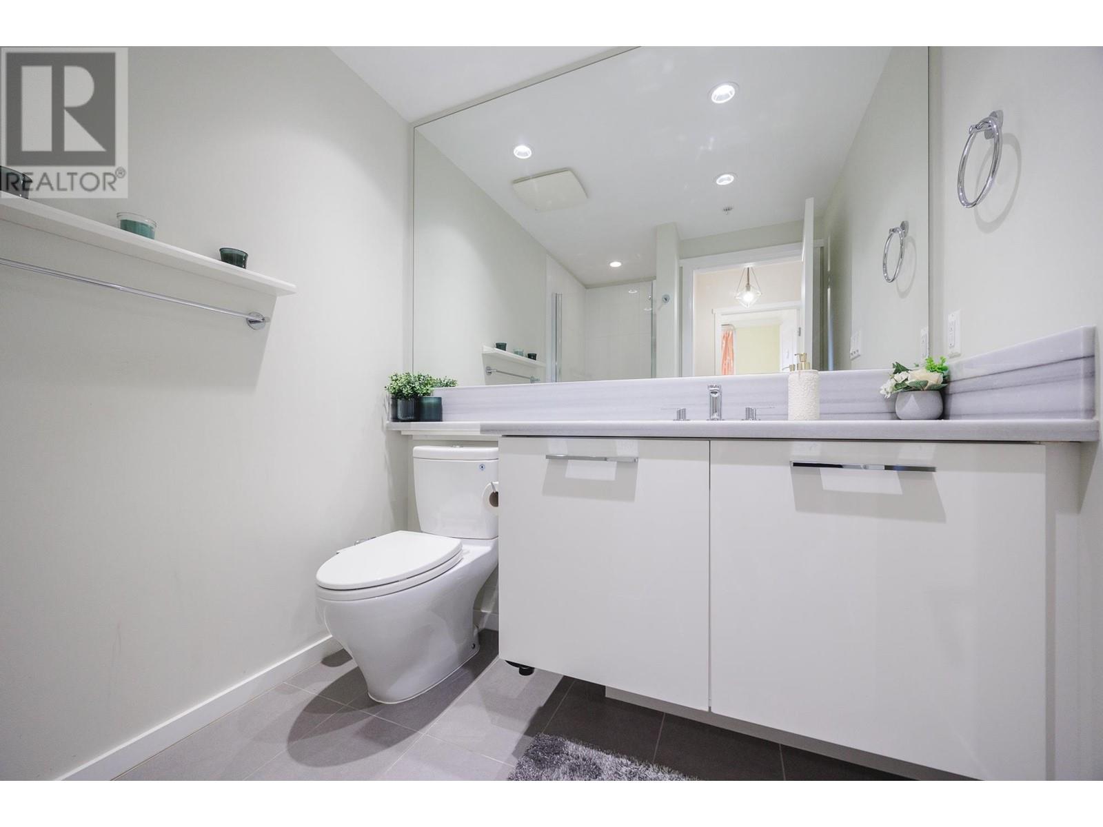 2205 3102 Windsor Gate, Coquitlam, British Columbia  V3B 0J3 - Photo 21 - R2949251