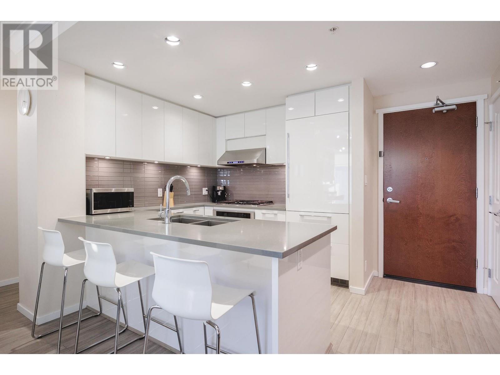 2205 3102 Windsor Gate, Coquitlam, British Columbia  V3B 0J3 - Photo 5 - R2949251