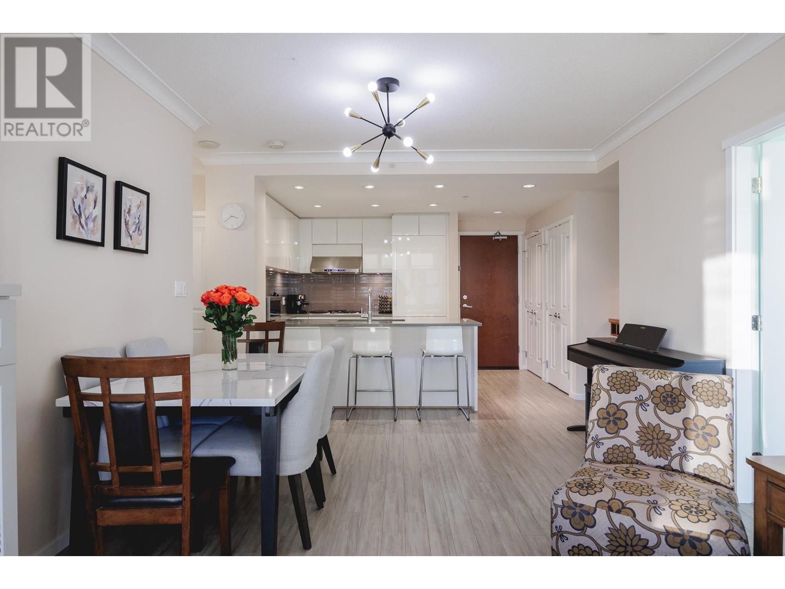 2205 3102 Windsor Gate, Coquitlam, British Columbia  V3B 0J3 - Photo 9 - R2949251
