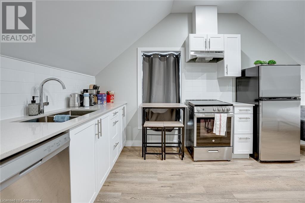102 Wellington Street N Unit# 4, Hamilton, Ontario  L8R 1N3 - Photo 2 - 40683742