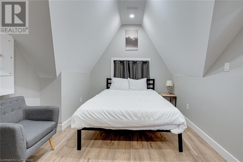 102 Wellington Street N Unit# 4, Hamilton, Ontario  L8R 1N3 - Photo 7 - 40683742