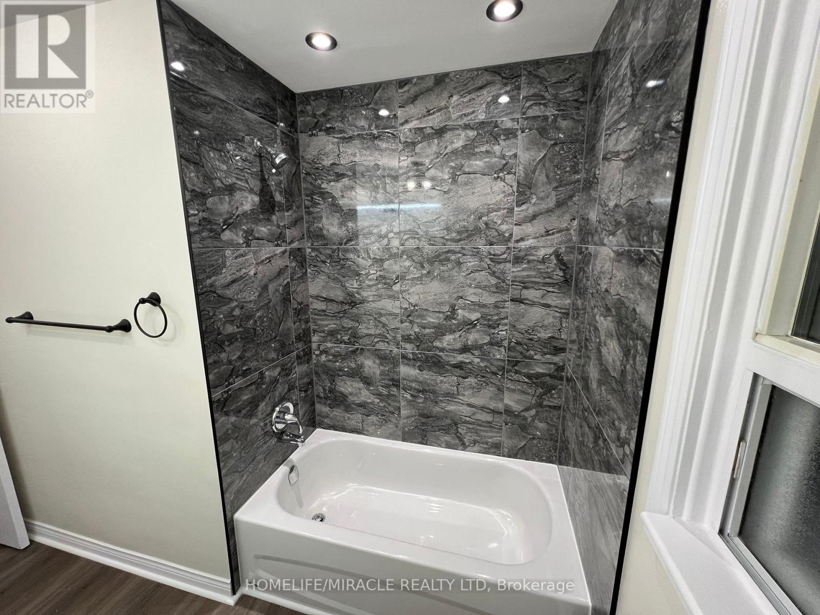 141 Chadburn Street, Oshawa (Central), Ontario  L1H 5V3 - Photo 8 - E11884329