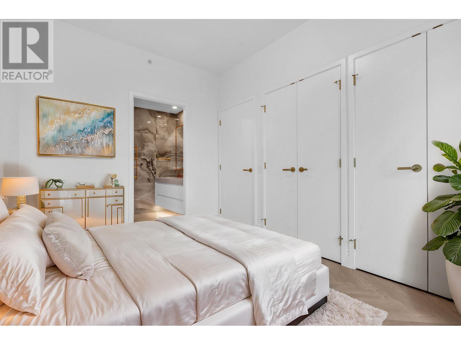 Listing Picture 4 of 38 : 410 2096 W 47TH AVENUE, Vancouver / 溫哥華 - 魯藝地產 Yvonne Lu Group - MLS Medallion Club Member