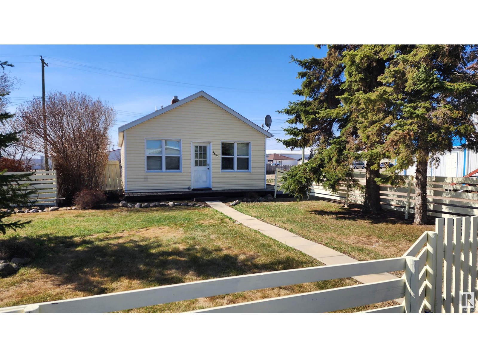 4823 50 AV, Elk Point, Alberta
