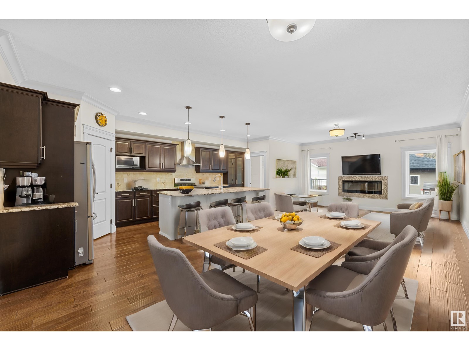 Property at 9654 83 AV NW image 5