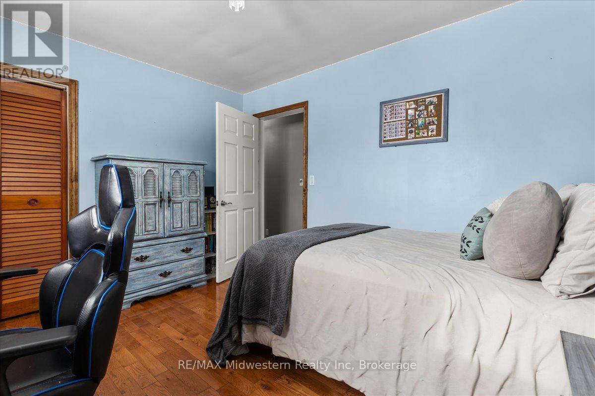 135 Queen Street, North Perth, Ontario  N0G 1B0 - Photo 15 - X11884959