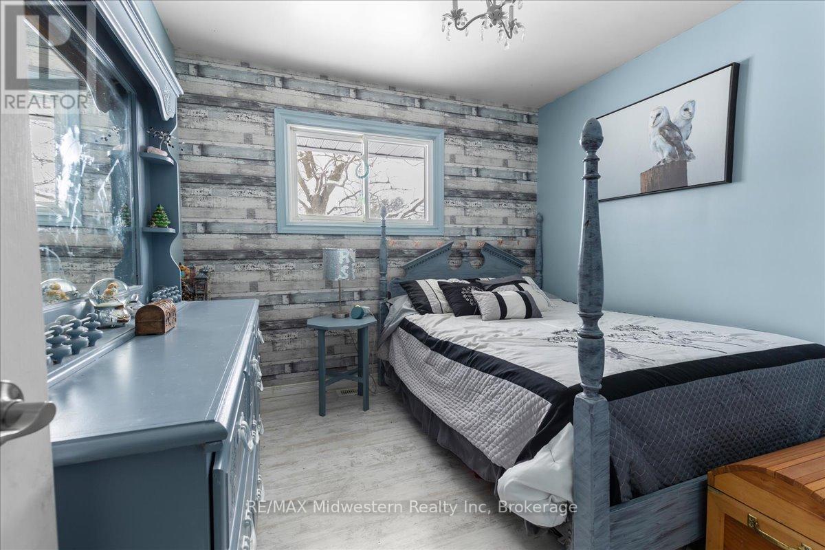 135 Queen Street, North Perth, Ontario  N0G 1B0 - Photo 16 - X11884959