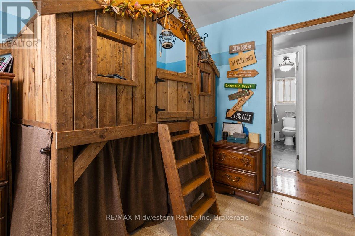 135 Queen Street, North Perth, Ontario  N0G 1B0 - Photo 19 - X11884959