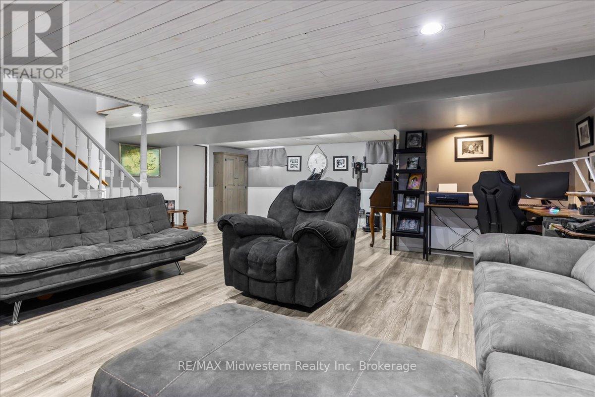 135 Queen Street, North Perth, Ontario  N0G 1B0 - Photo 24 - X11884959