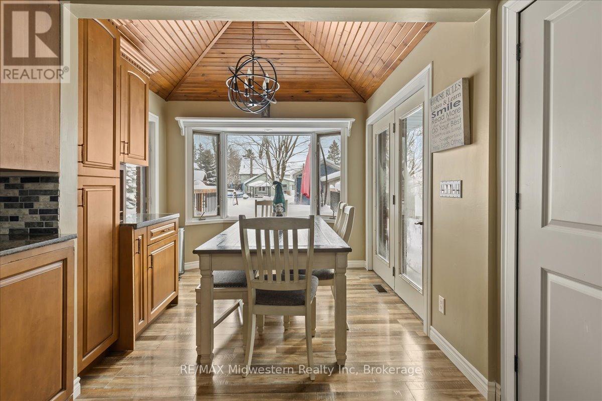 135 Queen Street, North Perth, Ontario  N0G 1B0 - Photo 3 - X11884959