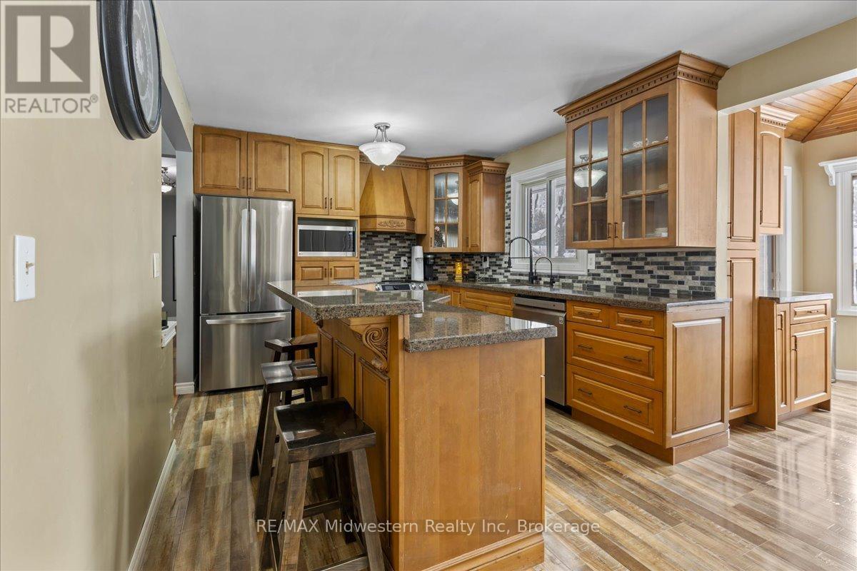 135 Queen Street, North Perth, Ontario  N0G 1B0 - Photo 7 - X11884959