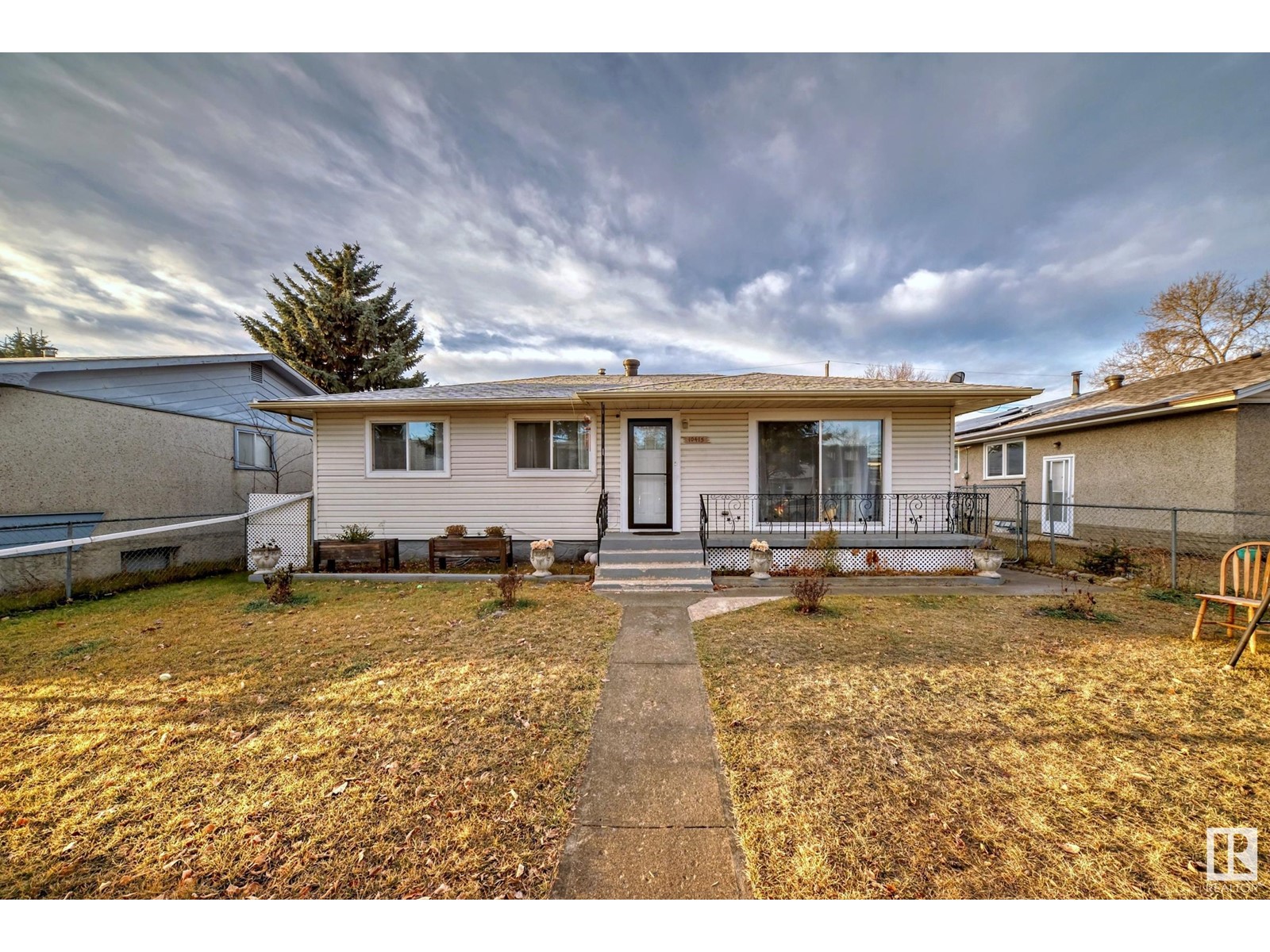 10415 Lauder Av Nw, Edmonton, Alberta  T5E 5P9 - Photo 3 - E4413528