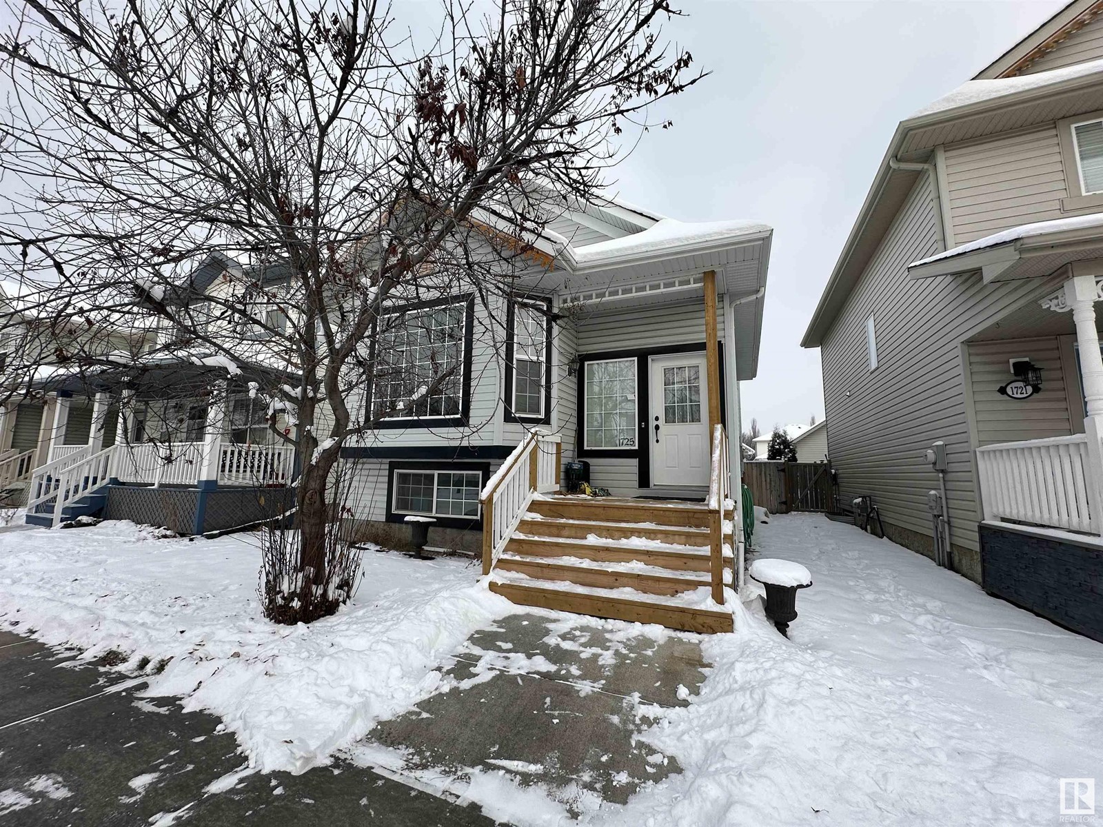 1725 Turvey Bend Bn Nw, Edmonton, Alberta  T6R 2W7 - Photo 1 - E4414831