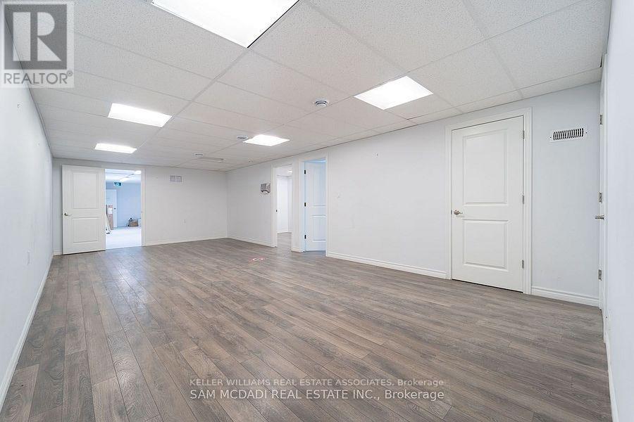 374 LAKESHORE ROAD E, Mississauga, Ontario