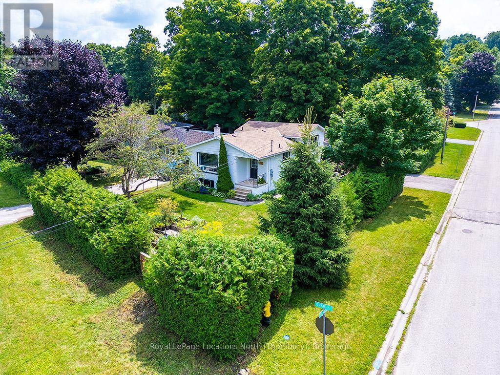 135 Grant Avenue, Meaford, Ontario  N4L 1A8 - Photo 2 - X10439603