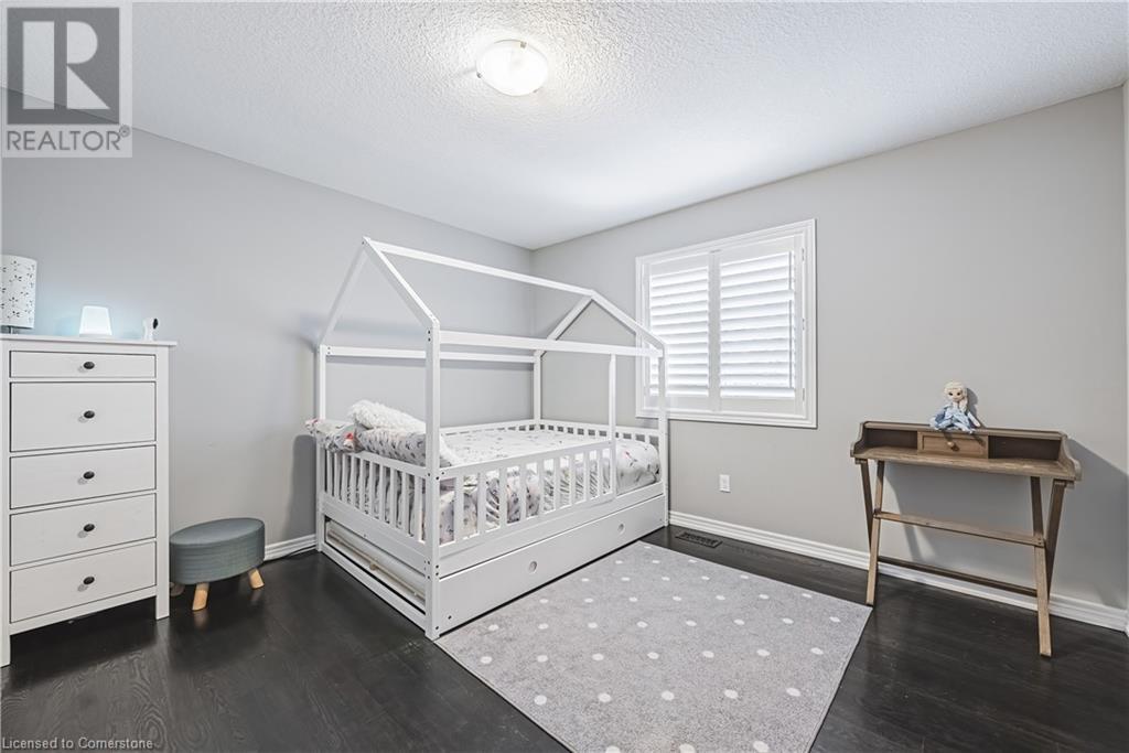48 Madonna DriveHamilton, Ontario  L9B 0G9 - Photo 17 - 40683972