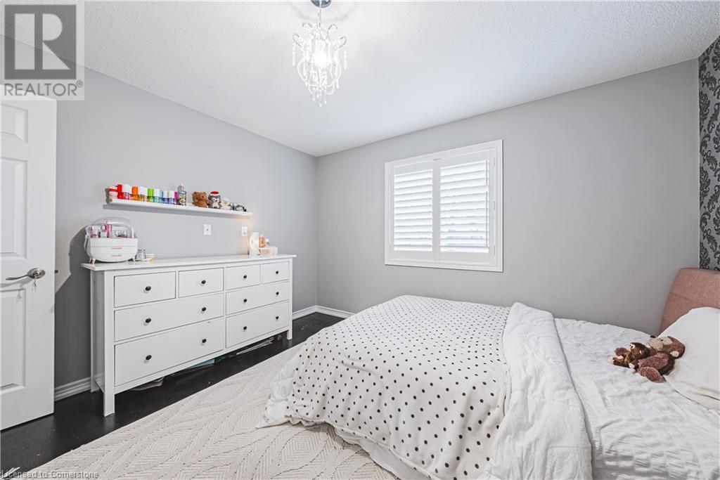 48 Madonna DriveHamilton, Ontario  L9B 0G9 - Photo 22 - 40683972