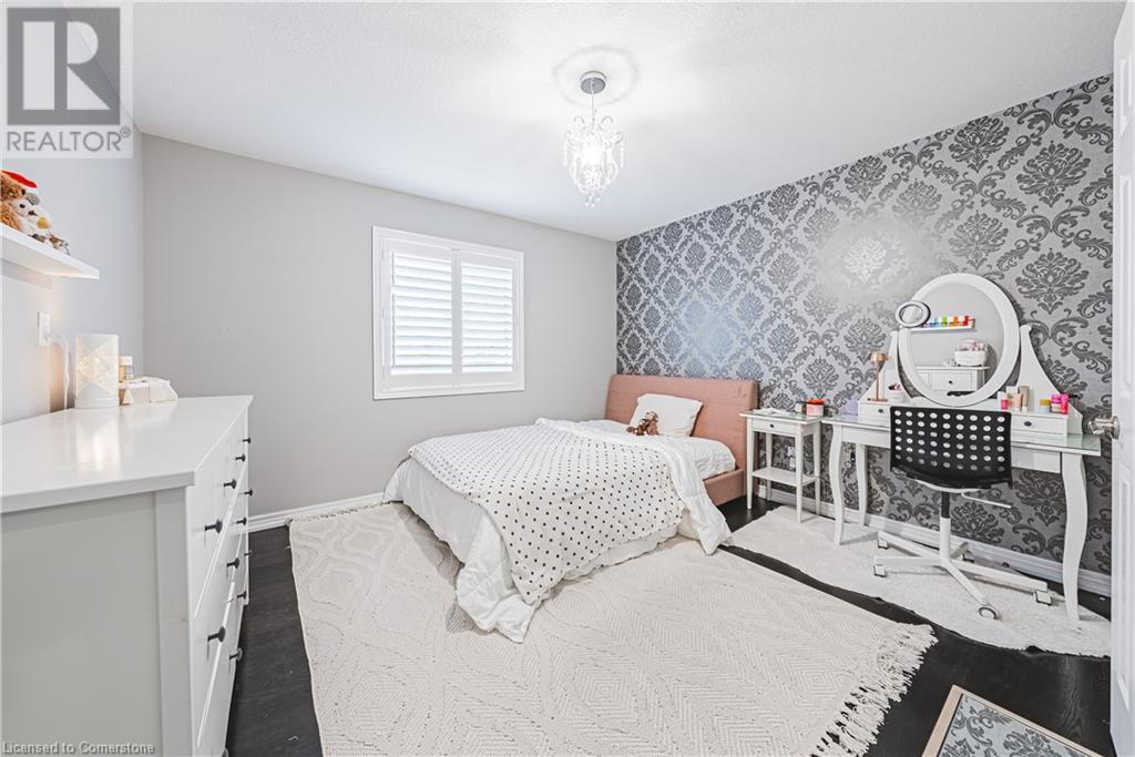 48 Madonna DriveHamilton, Ontario  L9B 0G9 - Photo 21 - 40683972