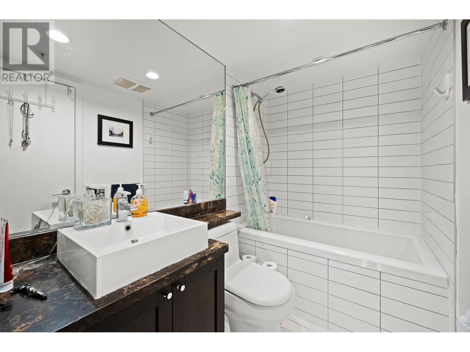 Listing Picture 18 of 20 : 609 4888 NANAIMO STREET, Vancouver / 溫哥華 - 魯藝地產 Yvonne Lu Group - MLS Medallion Club Member