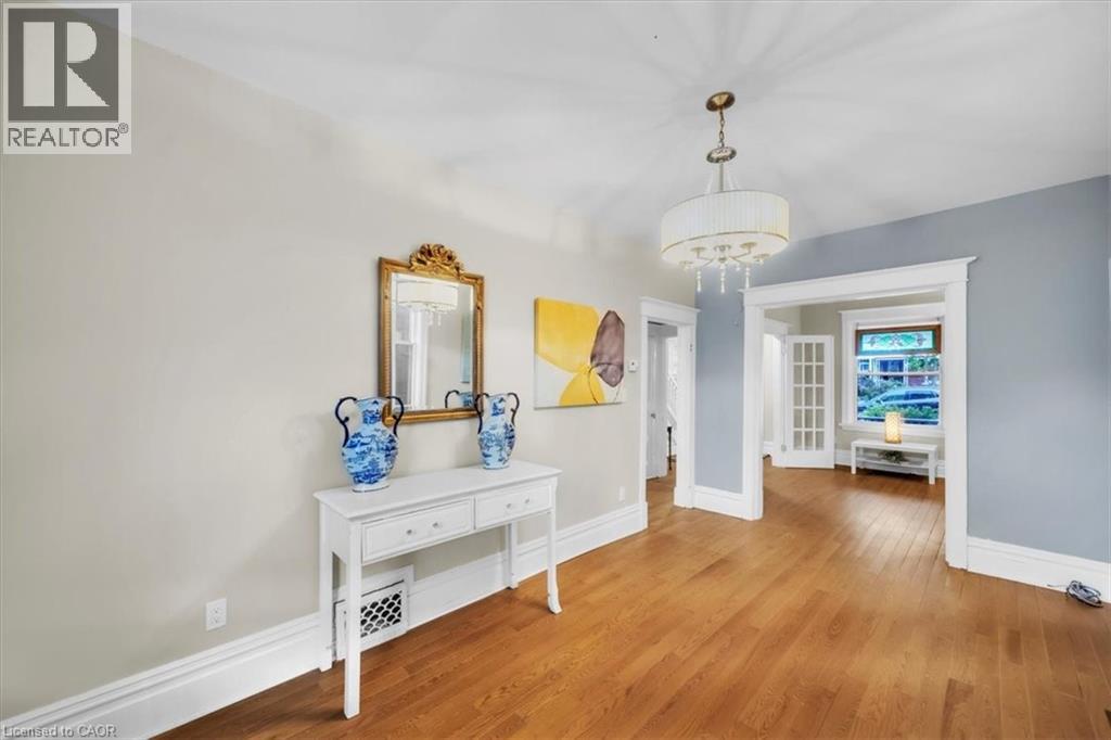 21 Sunset Avenue, Hamilton, Ontario  L8R 1V7 - Photo 2 - 40682835