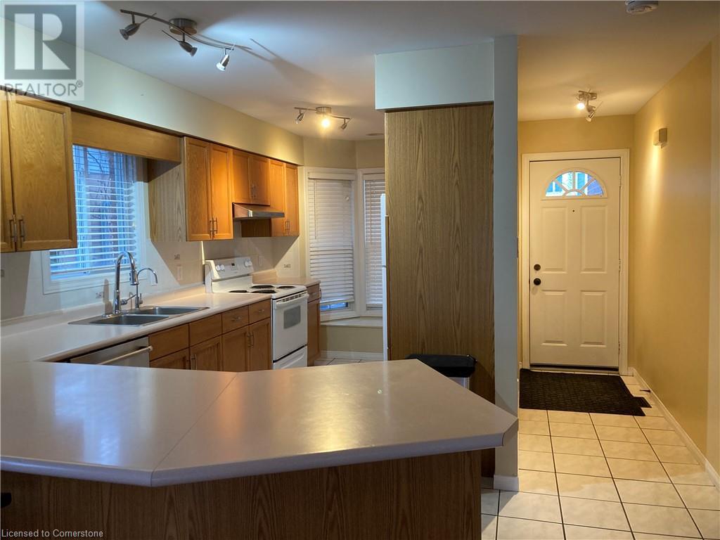 618 Millcroft Place, Waterloo, Ontario  N2T 2M2 - Photo 7 - 40683850