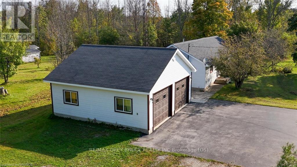 873 14th Street W, Georgian Bluffs, Ontario  N4K 6V5 - Photo 11 - X11879932