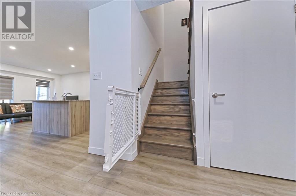 32 Pony Way, Kitchener, Ontario  N2R 0R8 - Photo 17 - 40683860