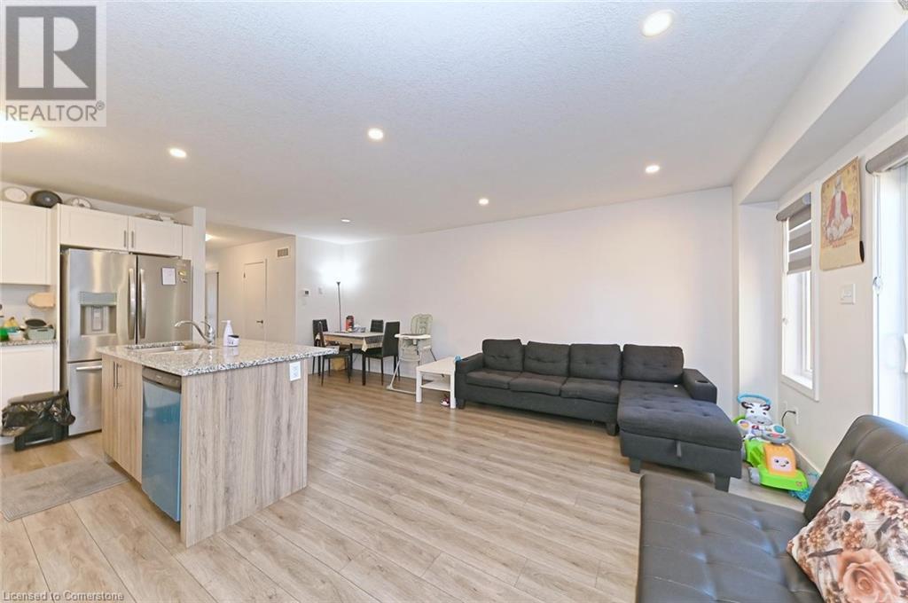 32 Pony Way, Kitchener, Ontario  N2R 0R8 - Photo 8 - 40683860