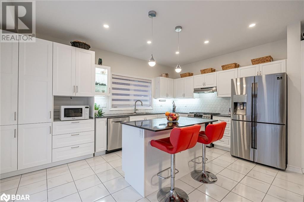 3 Cypress Point Street, Barrie, Ontario  L4N 6J9 - Photo 2 - 40682864
