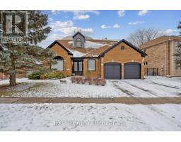 712 FOXCROFT BOULEVARD, Newmarket, Ontario