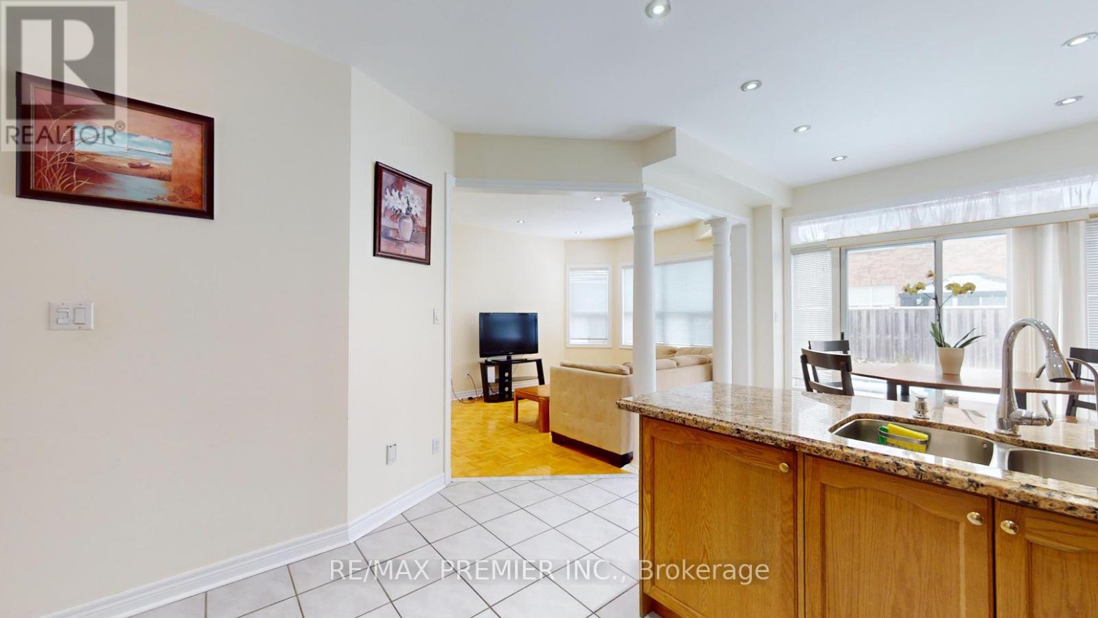 5869 Yachtsman Crossing, Mississauga, Ontario  L5M 6P1 - Photo 6 - W11885440