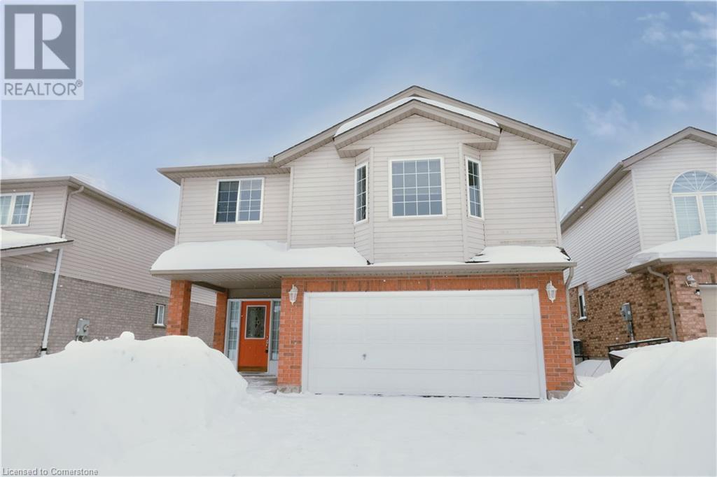 17 HAWKSWOOD Drive, Kitchener, Ontario