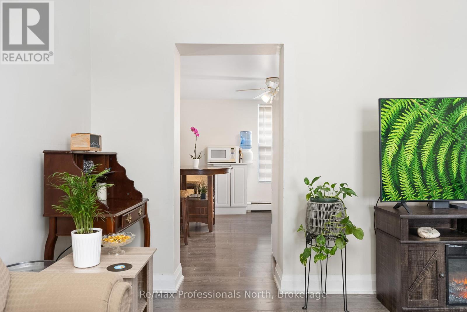 73 Coldwater Street E, Orillia, Ontario  L3V 1W6 - Photo 11 - S11885487