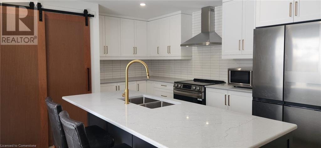 90 Wedgewood Drive Unit# Main, Kitchener, Ontario  N2B 1E7 - Photo 2 - 40684017