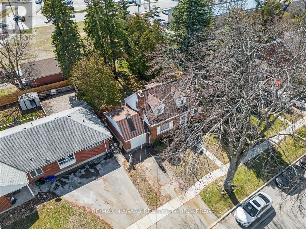 Property at 327 DARLING STREET image 2