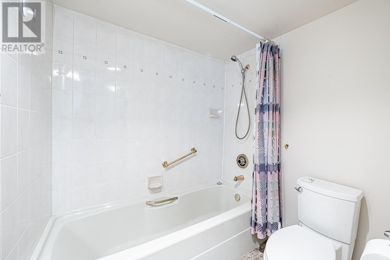 325 121 W 29th Street, North Vancouver, British Columbia V7N 4L6 - Photo 15 - R2949200