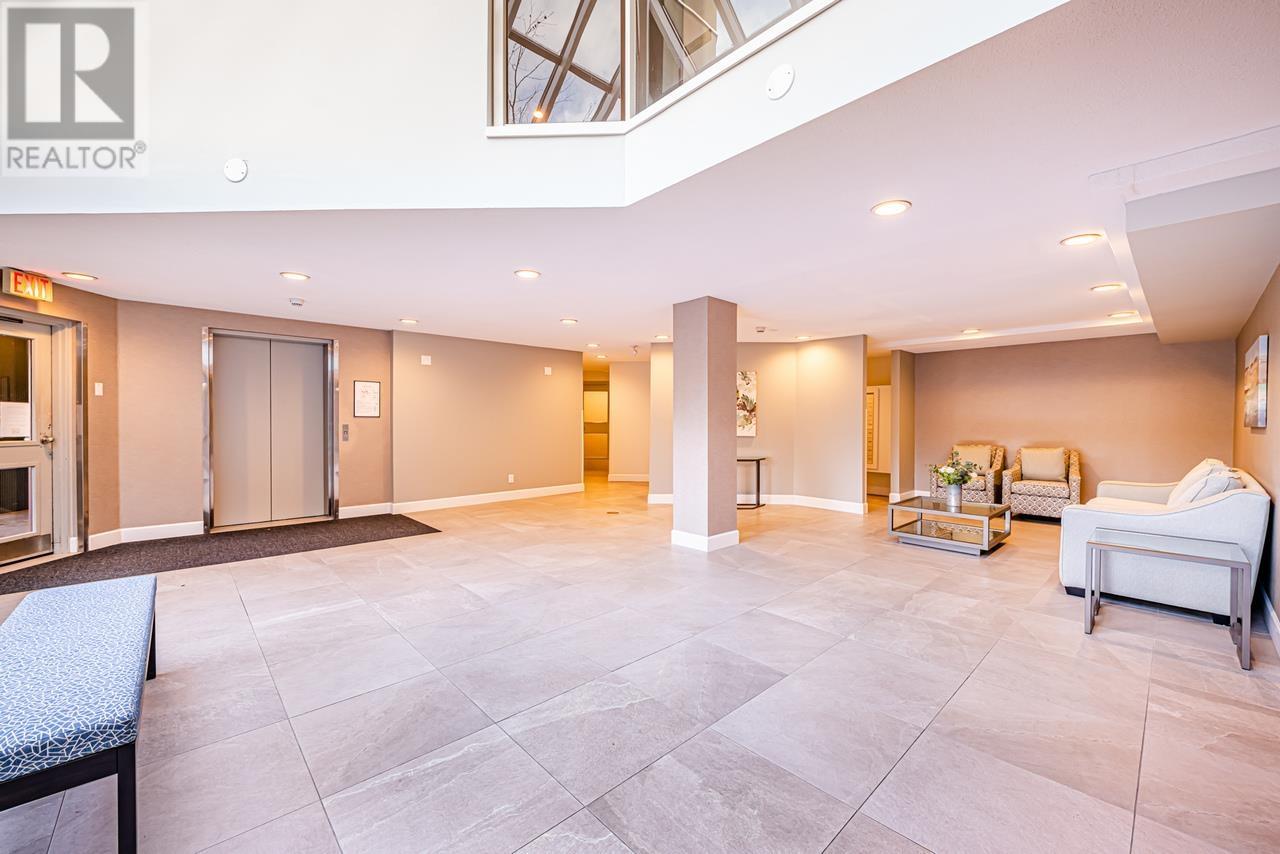 325 121 W 29th Street, North Vancouver, British Columbia V7N 4L6 - Photo 2 - R2949200