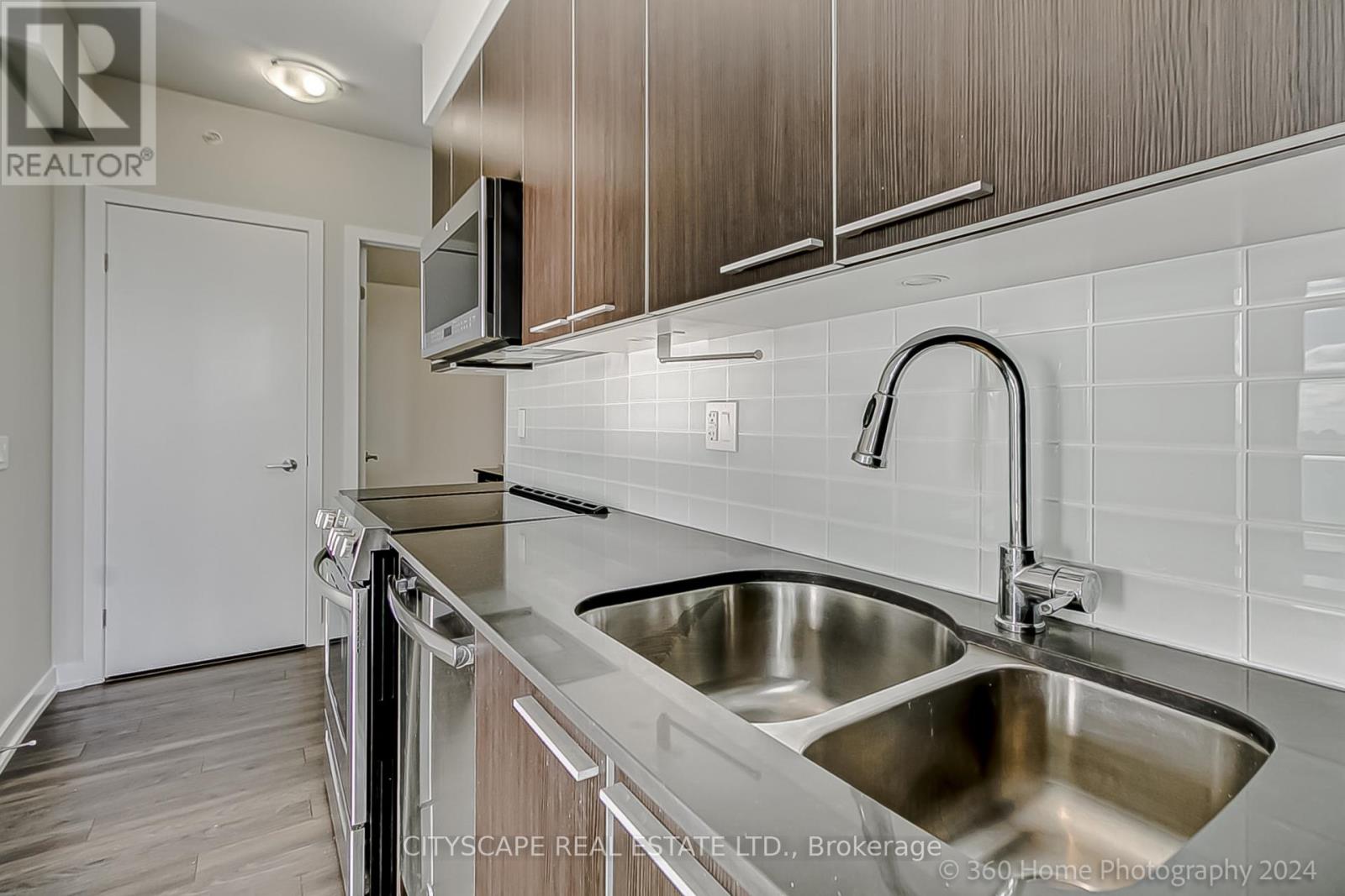 1301 - 10 Park Lawn Road, Toronto, Ontario  M8Y 3K4 - Photo 12 - W11885726