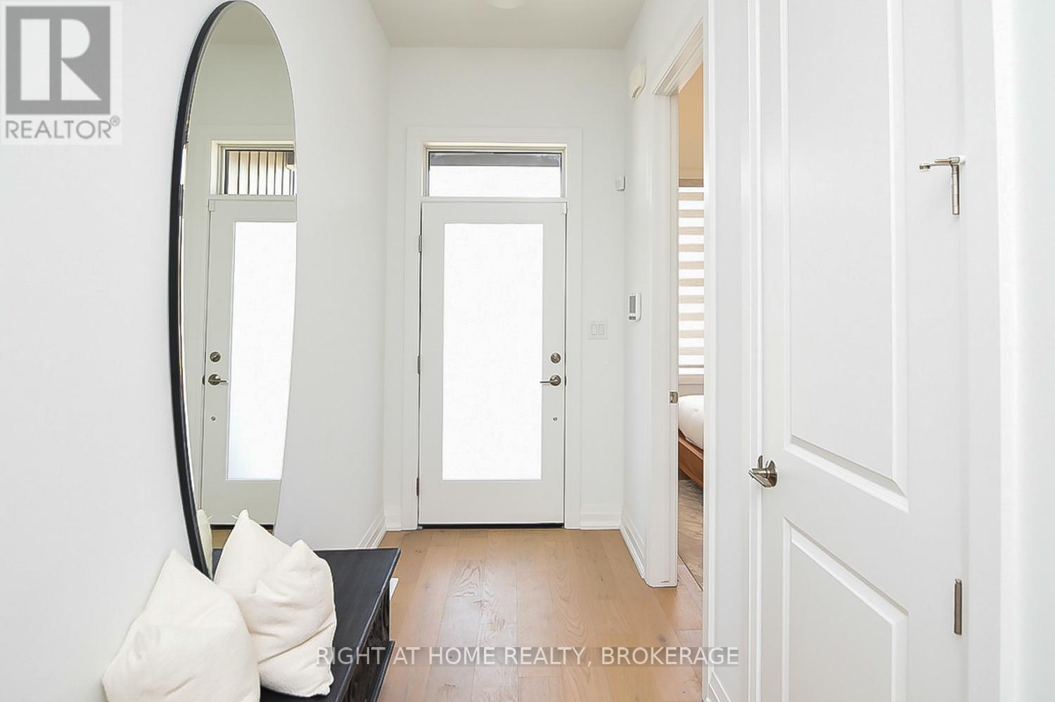 7 - 3318 Weinbrenner Road, Niagara Falls (Chippawa), Ontario  L2G 3S2 - Photo 2 - X11880514