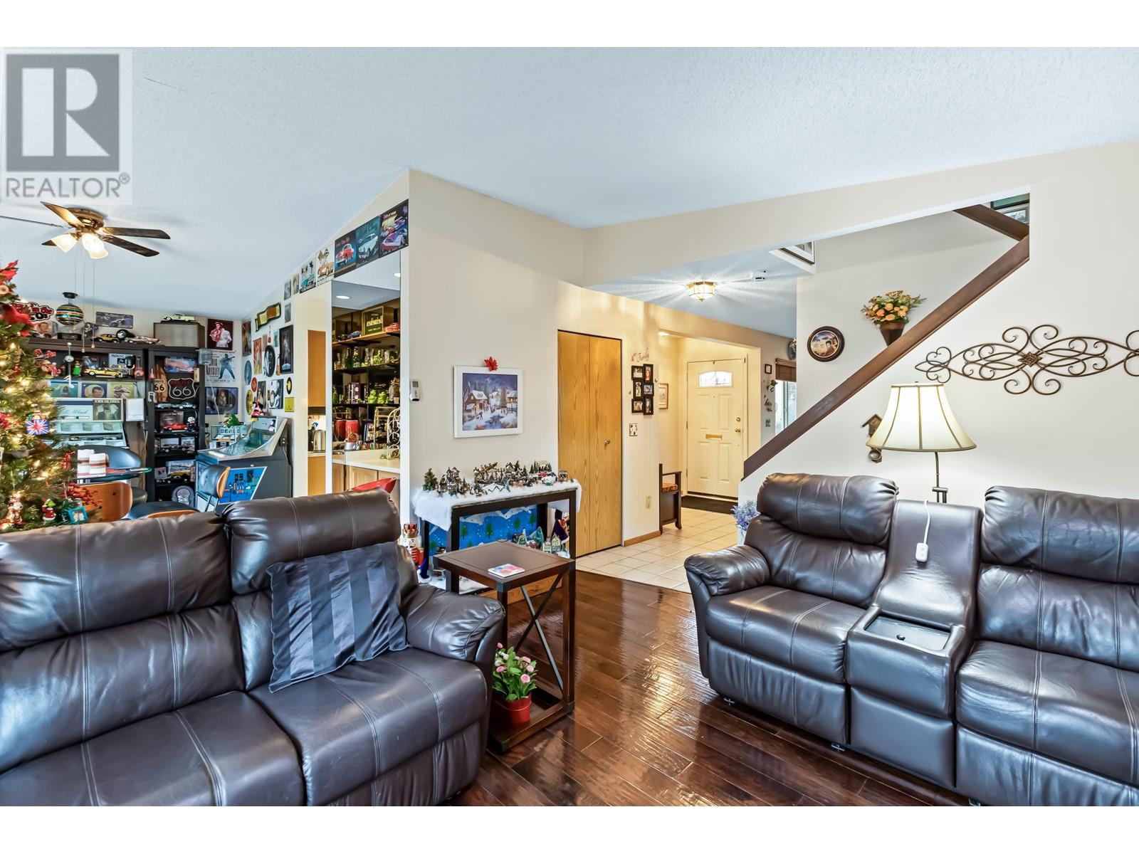 Listing Picture 7 of 40 : 10200 PUGWASH PLACE, Richmond / 烈治文 - 魯藝地產 Yvonne Lu Group - MLS Medallion Club Member