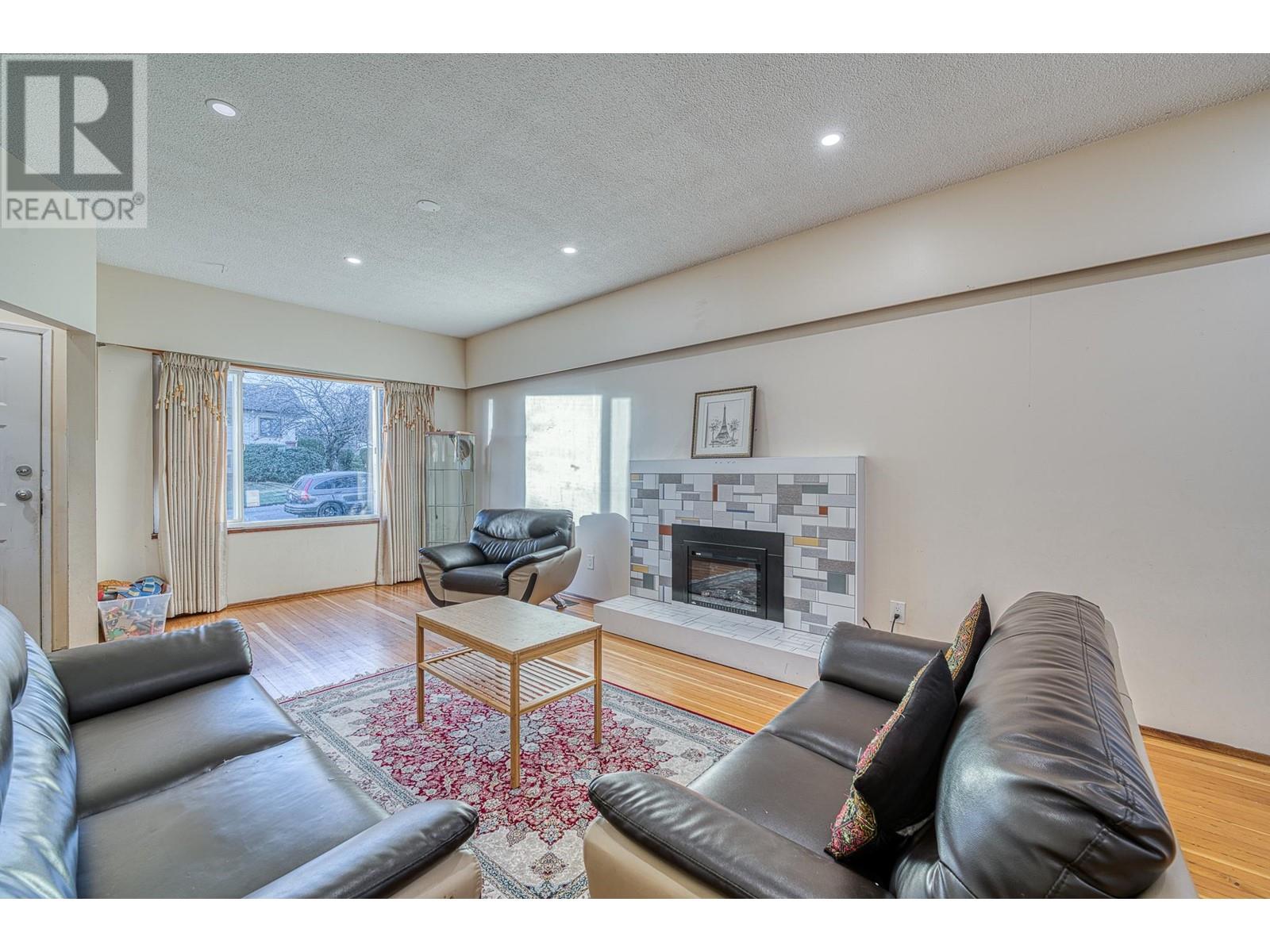 Listing Picture 16 of 33 : 620 SLOCAN STREET, Vancouver / 溫哥華 - 魯藝地產 Yvonne Lu Group - MLS Medallion Club Member