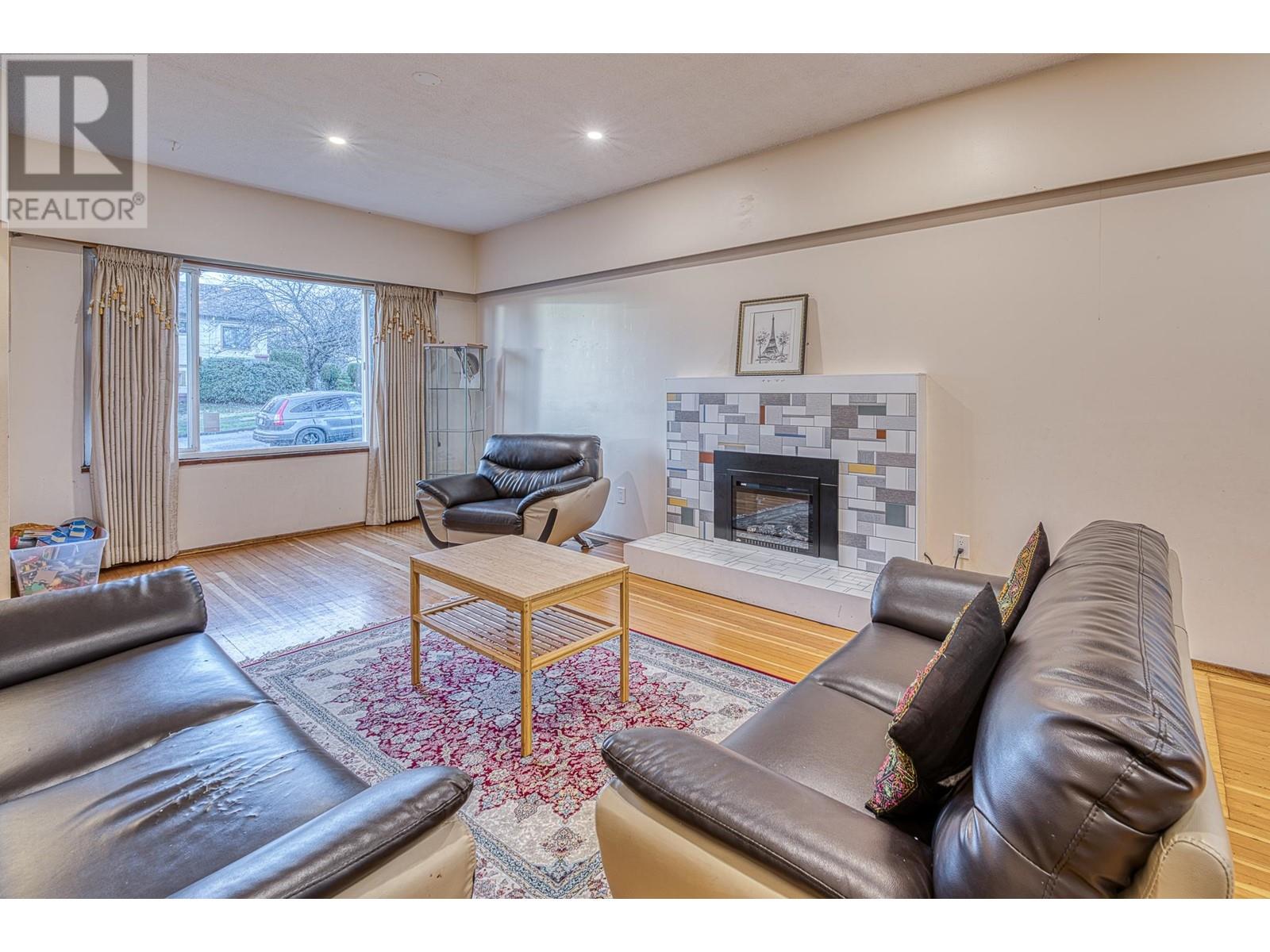 Listing Picture 8 of 33 : 620 SLOCAN STREET, Vancouver / 溫哥華 - 魯藝地產 Yvonne Lu Group - MLS Medallion Club Member