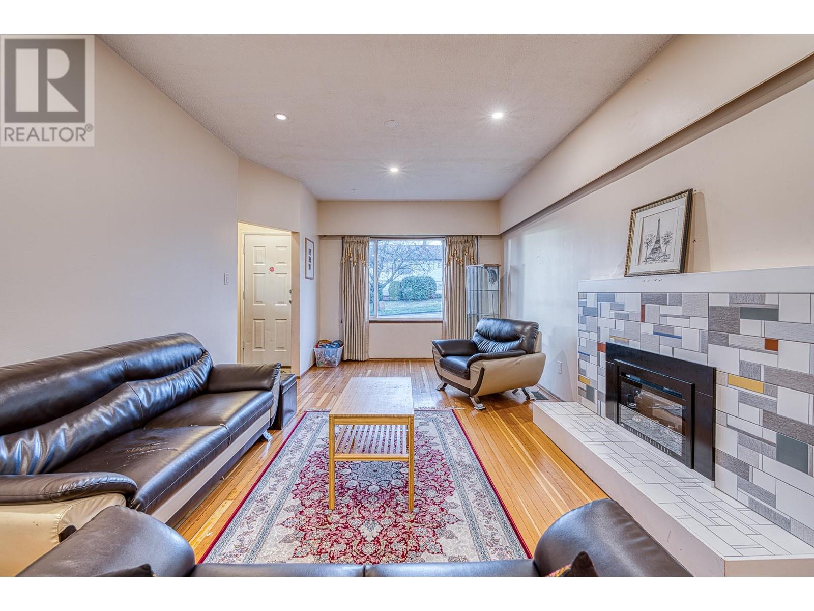 Listing Picture 7 of 33 : 620 SLOCAN STREET, Vancouver / 溫哥華 - 魯藝地產 Yvonne Lu Group - MLS Medallion Club Member