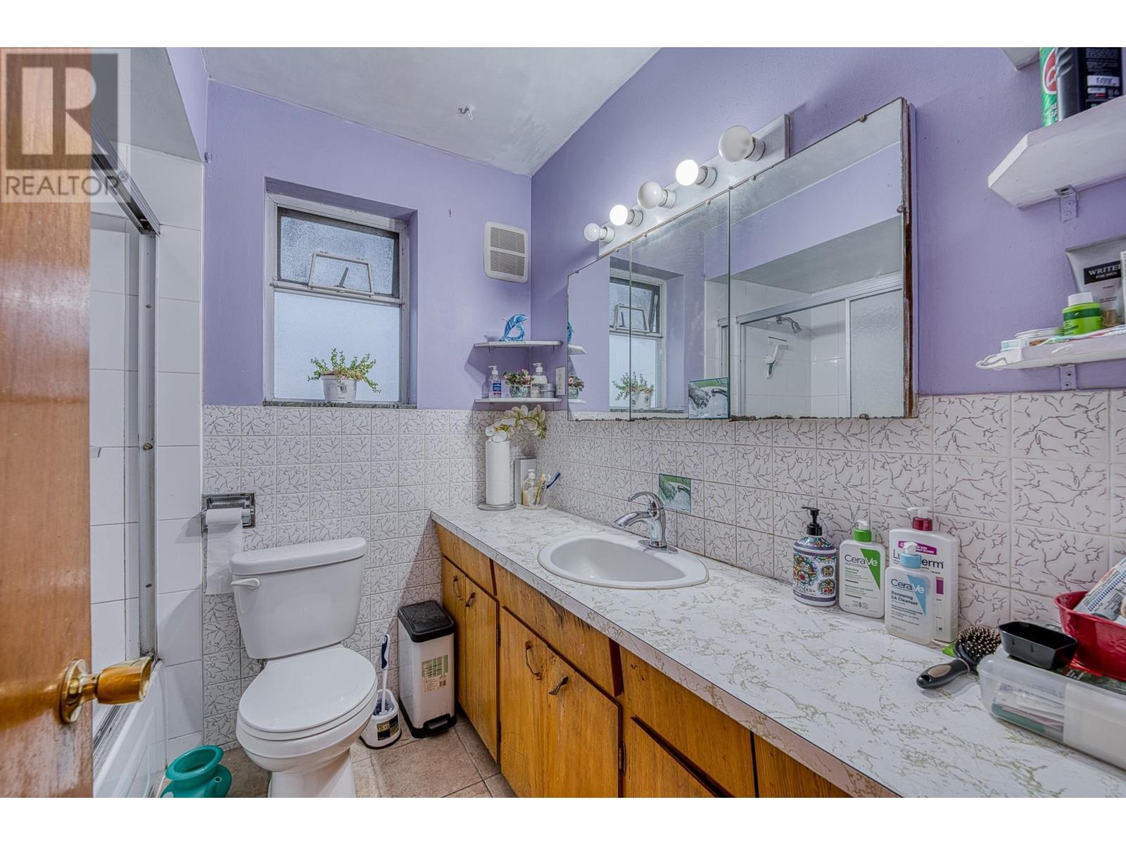 Listing Picture 13 of 33 : 620 SLOCAN STREET, Vancouver / 溫哥華 - 魯藝地產 Yvonne Lu Group - MLS Medallion Club Member