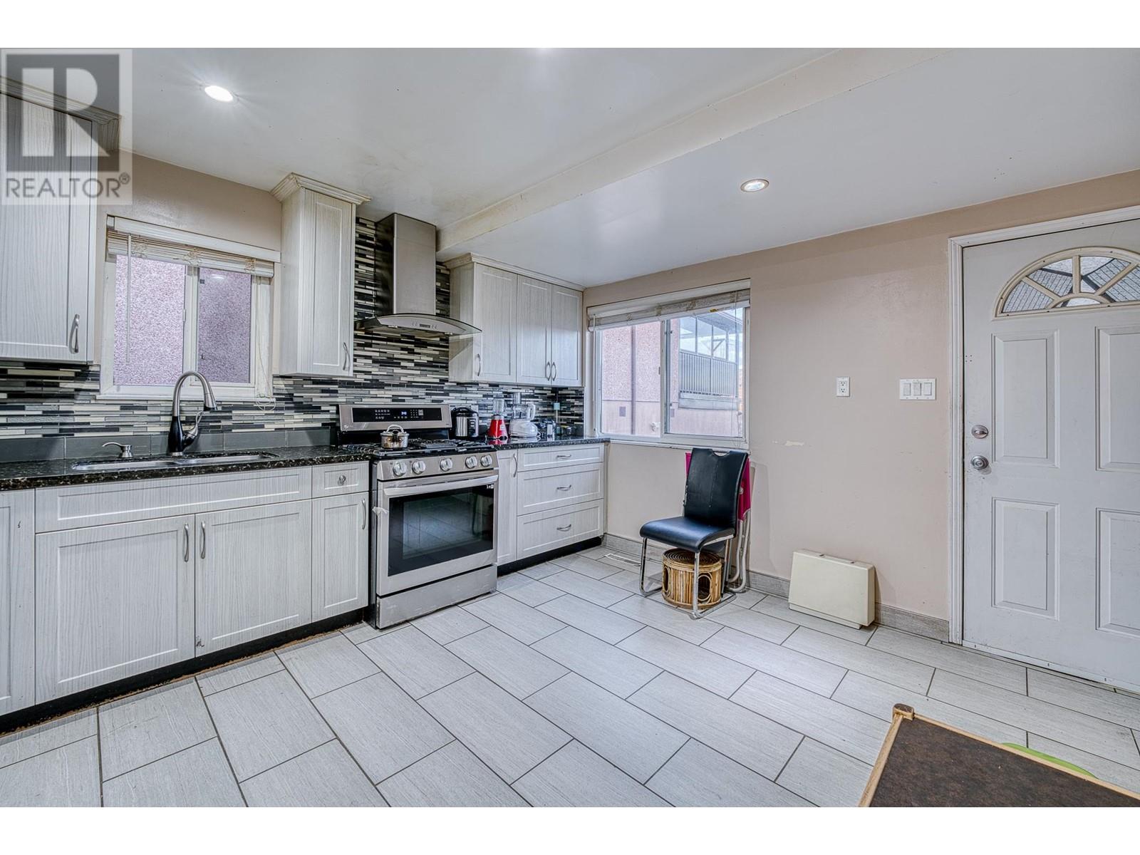 Listing Picture 19 of 33 : 620 SLOCAN STREET, Vancouver / 溫哥華 - 魯藝地產 Yvonne Lu Group - MLS Medallion Club Member