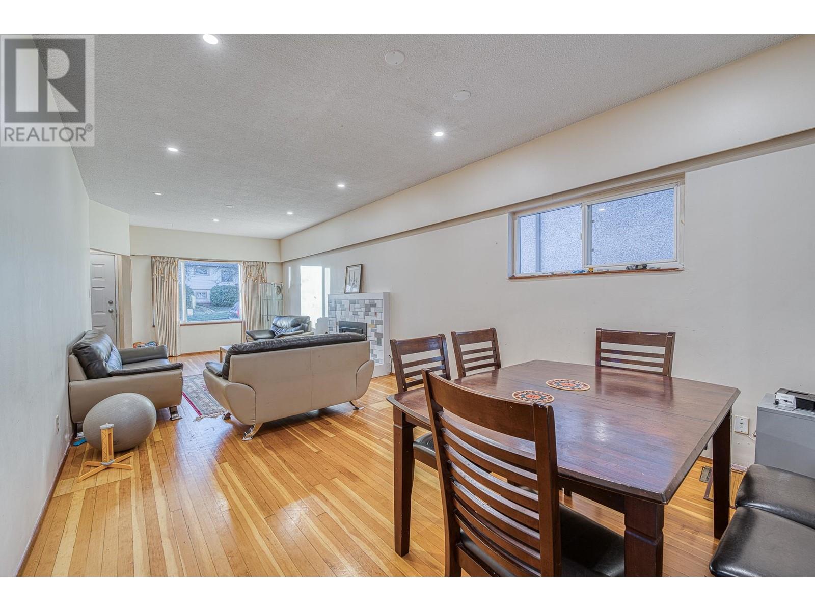 Listing Picture 15 of 33 : 620 SLOCAN STREET, Vancouver / 溫哥華 - 魯藝地產 Yvonne Lu Group - MLS Medallion Club Member