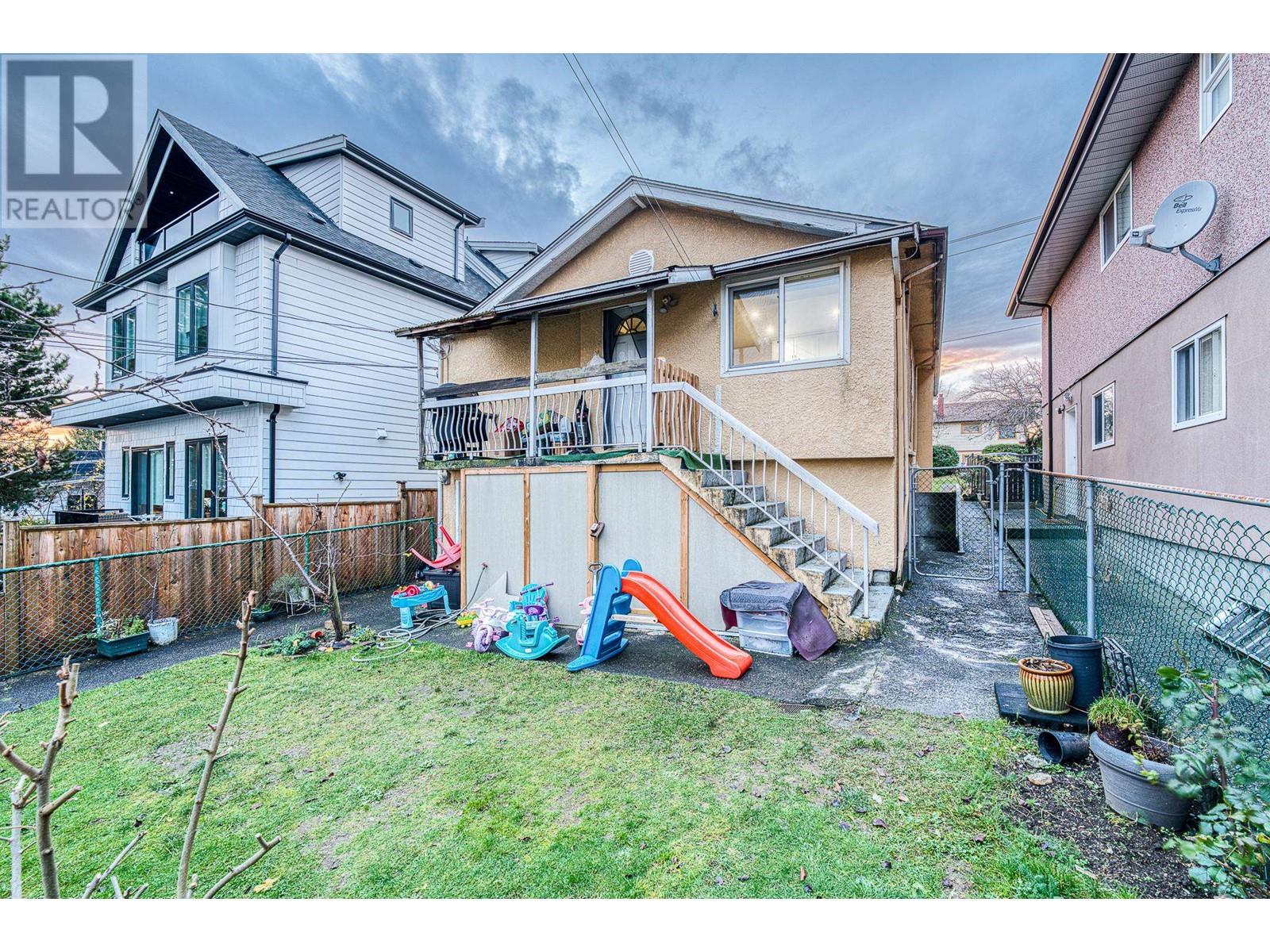Listing Picture 31 of 33 : 620 SLOCAN STREET, Vancouver / 溫哥華 - 魯藝地產 Yvonne Lu Group - MLS Medallion Club Member